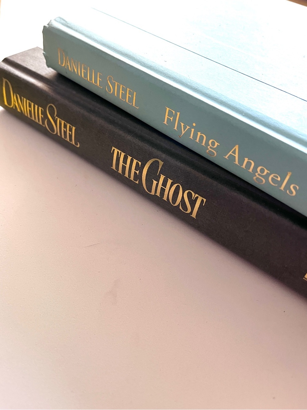 2 Danielle Steel Books ‘The Ghost’ & ‘Flying Angels’ No Dustjackets